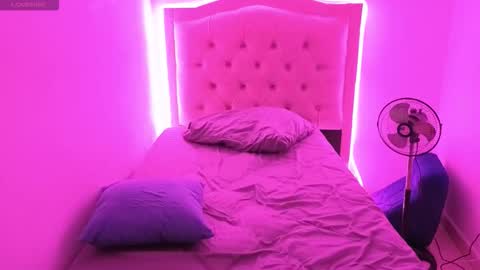 Nasly batista  online show from 11-13-25, 05:17