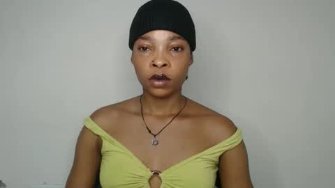 Snapshot of nastie_cumlover chatting on 11-18-25, 09:58 bella online show from 11-18-25, 09:58