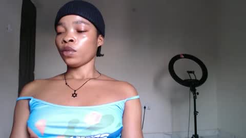 Snapshot of nastie_cumlover chatting on 11-26-25, 07:20 bella online show from 11-26-25, 07:20