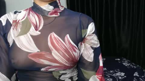 Snapshot of nastie_cumlover chatting on 12-15-25, 09:08 bella online show from 12-15-25, 09:08