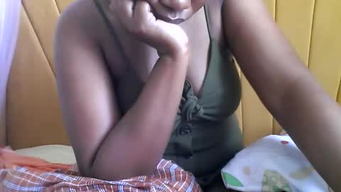 Sweet Ella online show from 12-03-25, 06:21