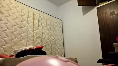 Snapshot of nastyboy088 chatting on 02-20-25, 01:25 Nastyboy088 online show from 02-20-25, 01:25