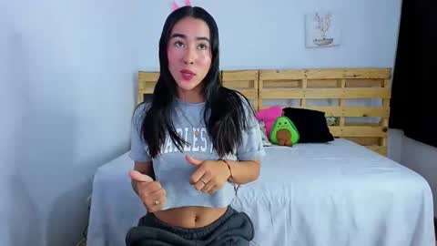 Snapshot of natalia54_ chatting on 10-09-25, 09:35 NATI online show from 10-09-25, 09:35