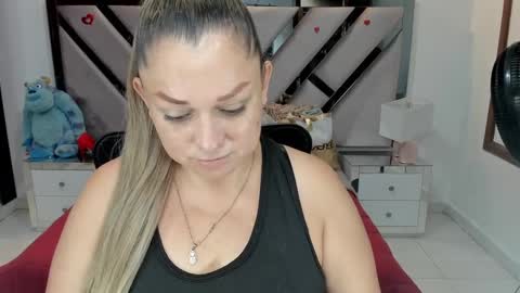 natalia5560 online show from 10-07-25, 12:57