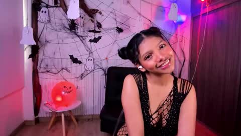 Natalia online show from 10-30-25, 03:02