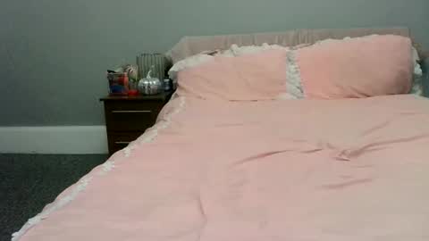 Snapshot of natalia_paris_ chatting on 11-22-25, 01:59 Natalia online show from 11-22-25, 01:59