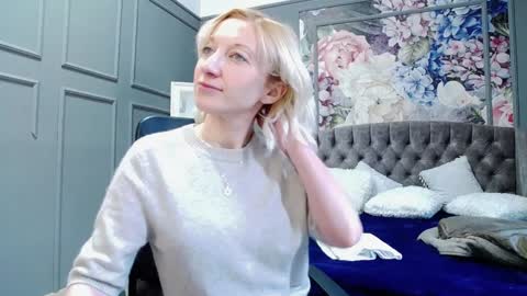 Natalie online show from 01-02-25, 07:23