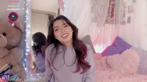 Snapshot of natalie_jaensen chatting on 11-07-25, 02:44 online show from 11-07-25, 02:44