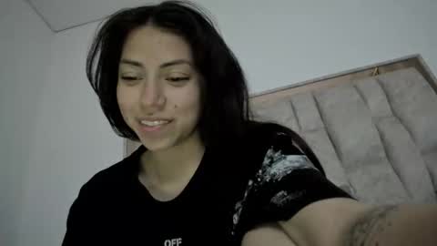 Snapshot of natalie_jaensen chatting on 11-10-25, 03:38 online show from 11-10-25, 03:38