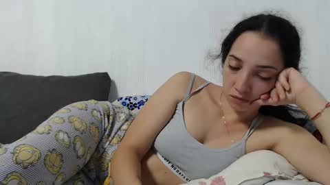 Snapshot of natalie_mia chatting on 09-29-25, 01:00 Miia online show from 09-29-25, 01:00