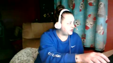 Snapshot of nataliedays chatting on 01-12-25, 11:15 Natalie online show from 01-12-25, 11:15