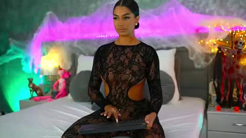 Snapshot of nataliedelices chatting on 10-18-25, 06:19 nataliedelices online show from 10-18-25, 06:19