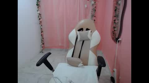 natalielabellex1 online show from 10-04-25, 05:44