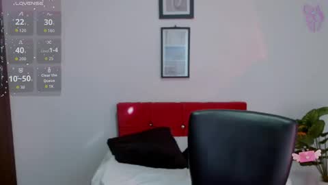 Nataly Escobar online show from 11-20-25, 01:11