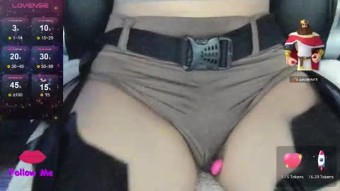 Natasha online show from 10-31-25, 04:13