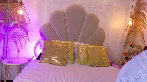 Natasha Collen online show from 09-12-25, 05:57