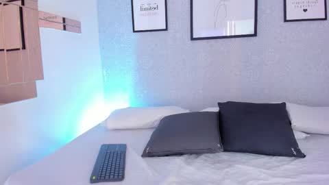  Natasha  online show from 12-20-25, 11:06