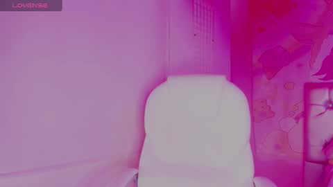 Snapshot of natasha_smith_ws chatting on 12-11-24, 01:05 Natasha  online show from 12-11-24, 01:05