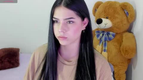 Snapshot of natasha_su chatting on 12-12-24, 05:37 Natalia online show from 12-12-24, 05:37