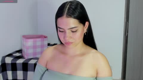 Snapshot of natasha_su chatting on 01-18-25, 03:09 Natalia online show from 01-18-25, 03:09