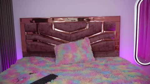 Natasha Vesper  online show from 11-22-25, 01:04