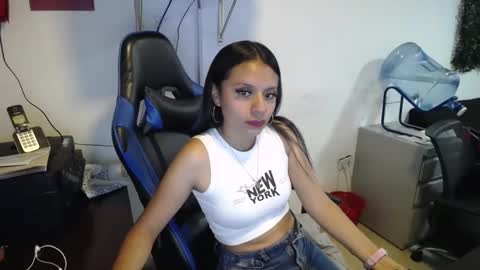 Snapshot of natashax_hot chatting on 02-08-25, 06:22 Natashax online show from 02-08-25, 06:22
