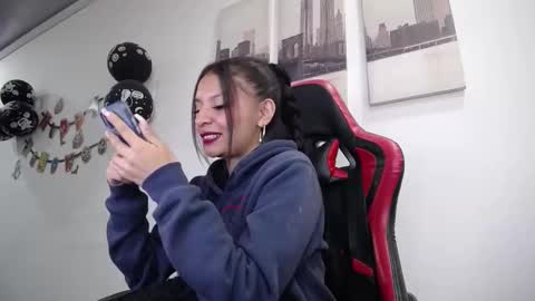 Snapshot of natashax_hot chatting on 10-21-25, 04:08 Natashax online show from 10-21-25, 04:08