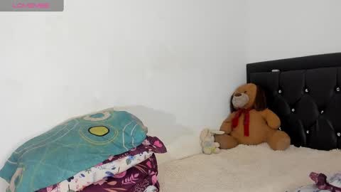 Snapshot of natassha_brown chatting on 01-26-25, 12:22 Natassha online show from 01-26-25, 12:22