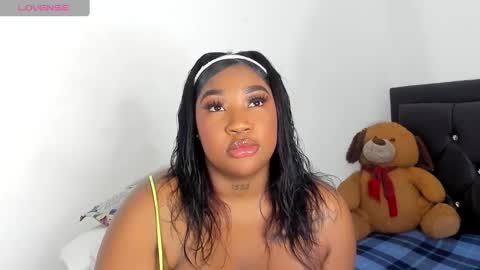 Snapshot of natassha_brown chatting on 03-05-25, 12:05 Natassha online show from 03-05-25, 12:05