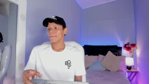 Snapshot of nathalie_moon_ chatting on 04-08-26, 01:11 nathalie_moon_ online show from 04-08-26, 01:11