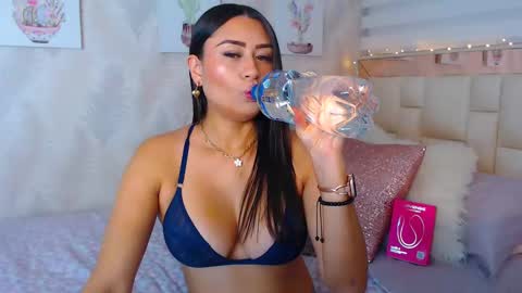 Nathalie Rose online show from 11-22-25, 08:46