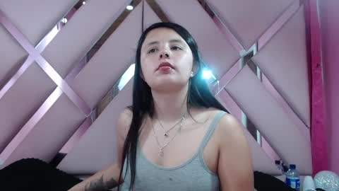 Snapshot of nathaly_low chatting on 12-24-24, 07:17 nathaly low online show from 12-24-24, 07:17