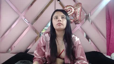 Snapshot of nathaly_low chatting on 01-18-25, 06:03 nathaly low online show from 01-18-25, 06:03