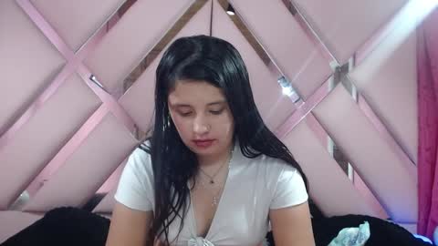 Snapshot of nathaly_low chatting on 01-21-25, 10:08 nathaly low online show from 01-21-25, 10:08