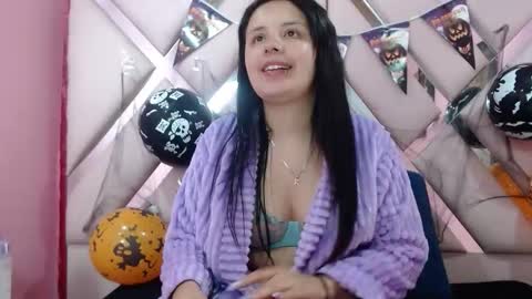 Snapshot of nathaly_low chatting on 10-17-25, 03:10 nathaly low online show from 10-17-25, 03:10