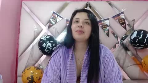 Snapshot of nathaly_low chatting on 10-18-25, 03:20 nathaly low online show from 10-18-25, 03:20