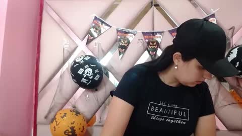 Snapshot of nathaly_low chatting on 10-21-25, 03:07 nathaly low online show from 10-21-25, 03:07