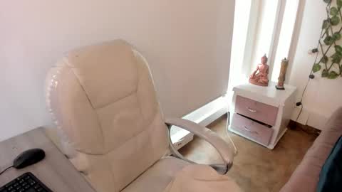 nathalyy_ds online show from 11-22-25, 08:41