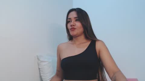 Snapshot of nathy_02 chatting on 11-11-25, 01:22 nathy online show from 11-11-25, 01:22