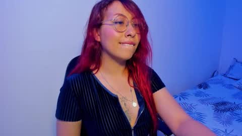 Snapshot of natt15 chatting on 10-15-25, 08:20 Natalia online show from 10-15-25, 08:20