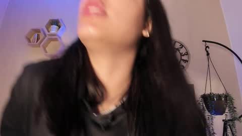 NATTASHA BROWN  online show from 01-07-26, 10:40