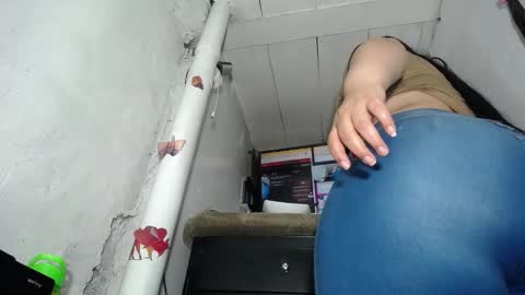 natalia online show from 12-17-25, 03:01