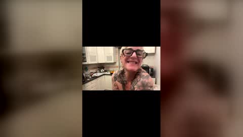 naturalbornsinfull online show from 12-21-25, 02:51