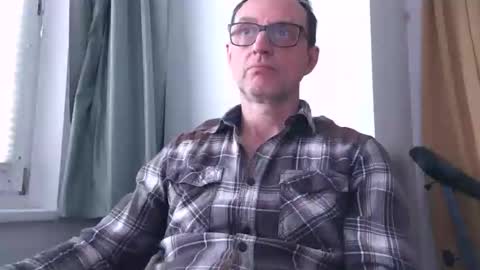 Snapshot of naturista25 chatting on 10-15-25, 02:17 naturista25 online show from 10-15-25, 02:17