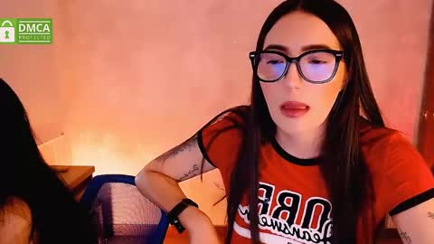 Snapshot of natval_ chatting on 01-22-25, 11:01 Natalia Valeria online show from 01-22-25, 11:01
