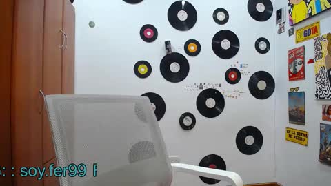 Snapshot of naty_lux19 chatting on 02-25-25, 04:03 Fernanda online show from 02-25-25, 04:03