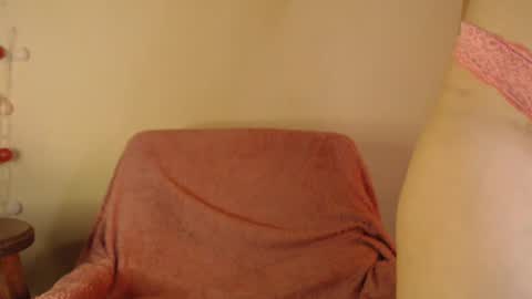 Snapshot of naty_naturalgirl chatting on 10-14-25, 05:36 Nataly online show from 10-14-25, 05:36