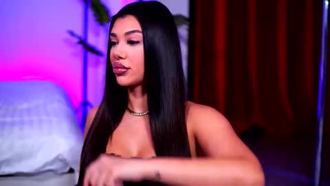 Snapshot of natydesiree chatting on 11-02-25, 10:17 Naty online show from 11-02-25, 10:17