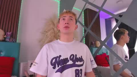 Christopher  Chris online show from 01-12-26, 02:22