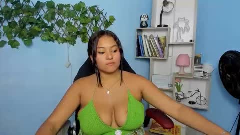 Snapshot of naughty_ariel chatting on 11-20-25, 07:57 Zoe online show from 11-20-25, 07:57